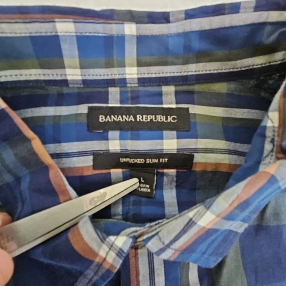 Banana Republic Untucked Slim Fit Shirt Men's L Large Navy Blue Plaid EUC‎ LN